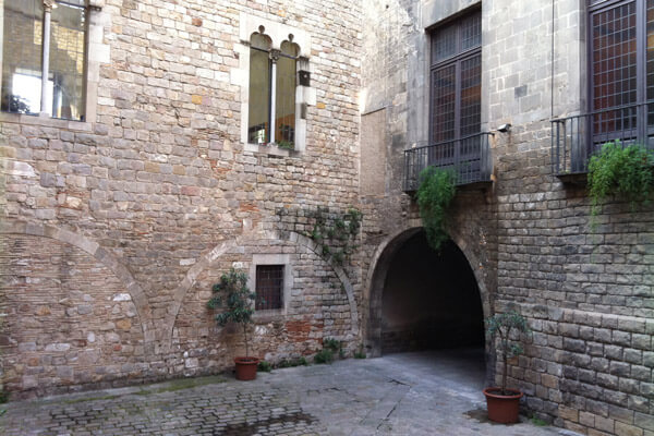 patios mas bonitos de barcelona