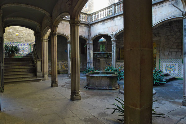 patios mas bonitos de barcelona