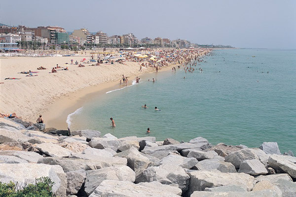 playas cerca de barcelona