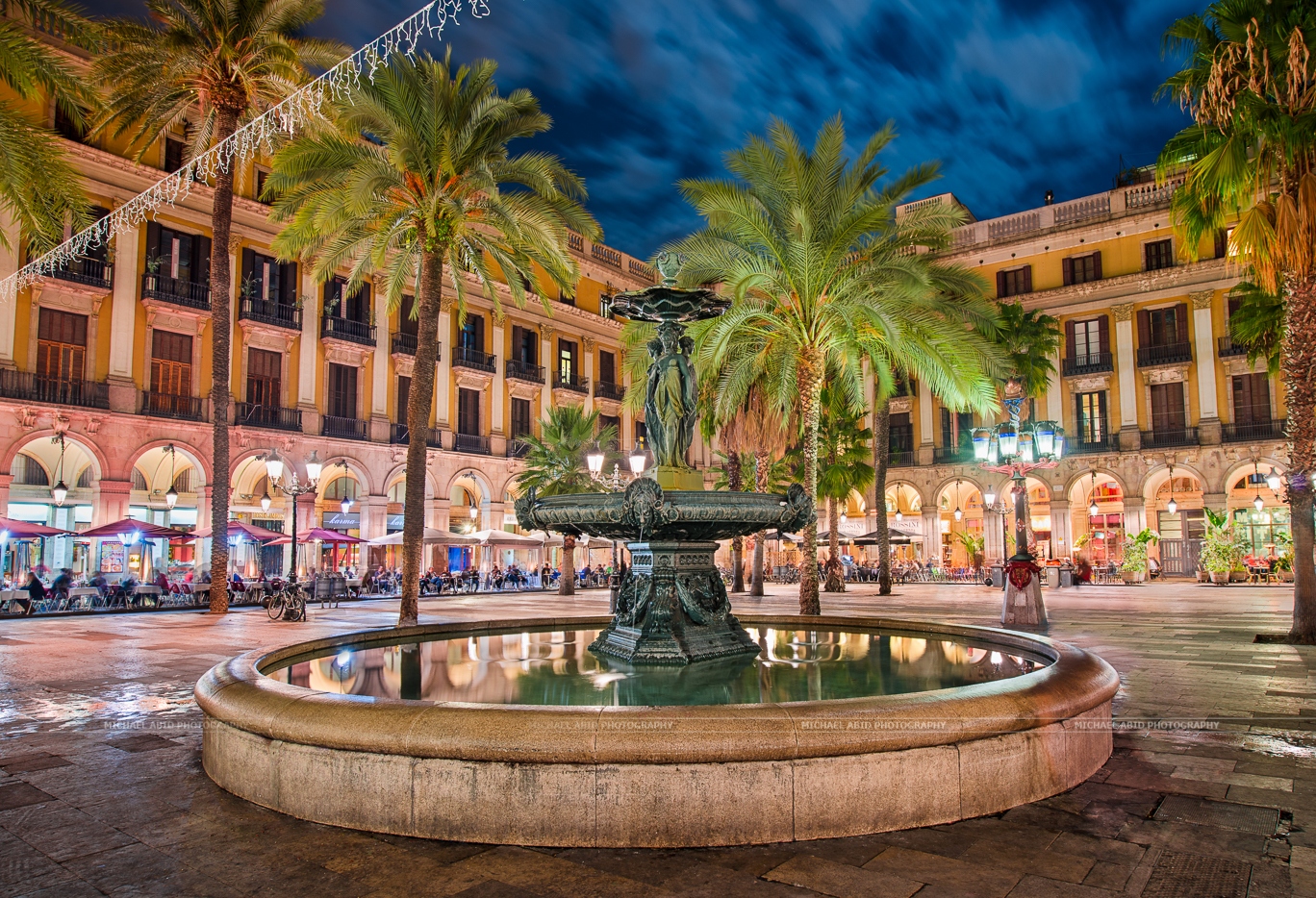 Discover Plaça Reial, a square in Barcelona with much to tell